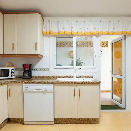 Valentina - Renovated On Alamos Торремолинос