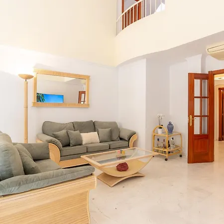 Valentina - Renovated On Alamos Торремолинос