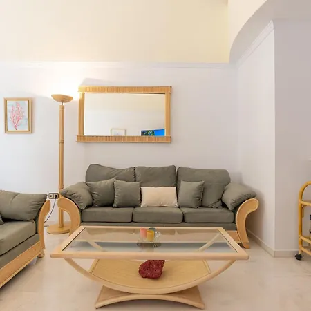 Valentina - Renovated On Alamos Торремолинос